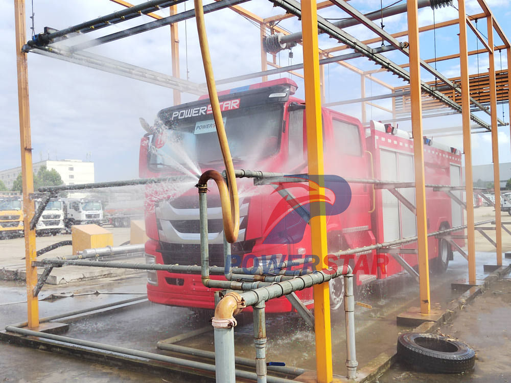 Isuzu fire fighting truck