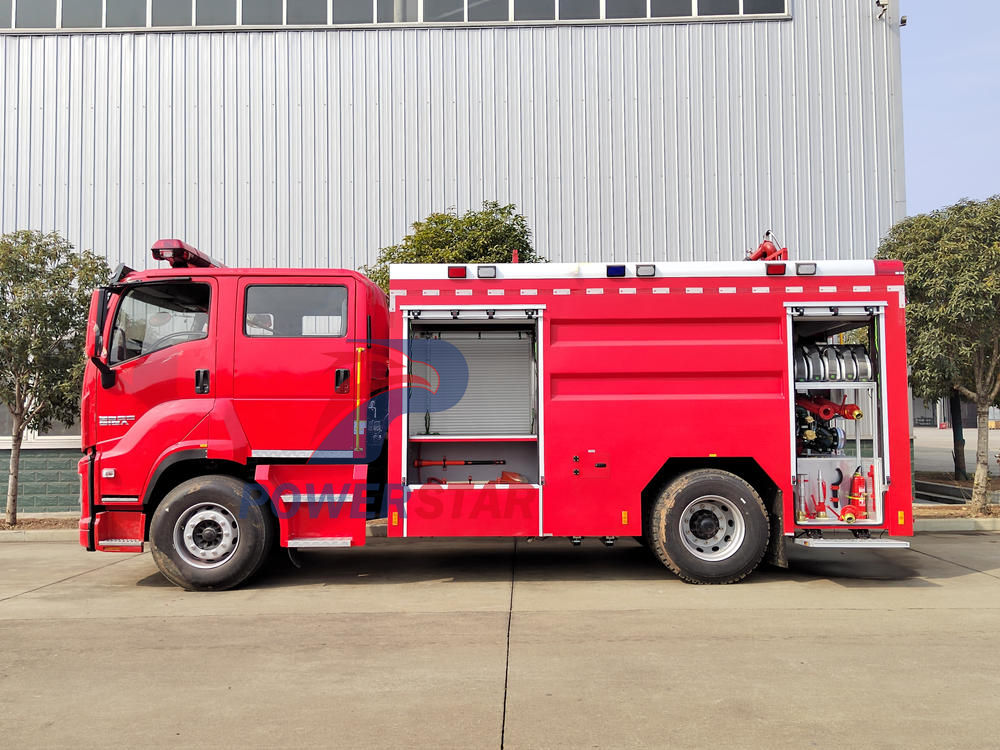 Isuzu foam powder fire truck