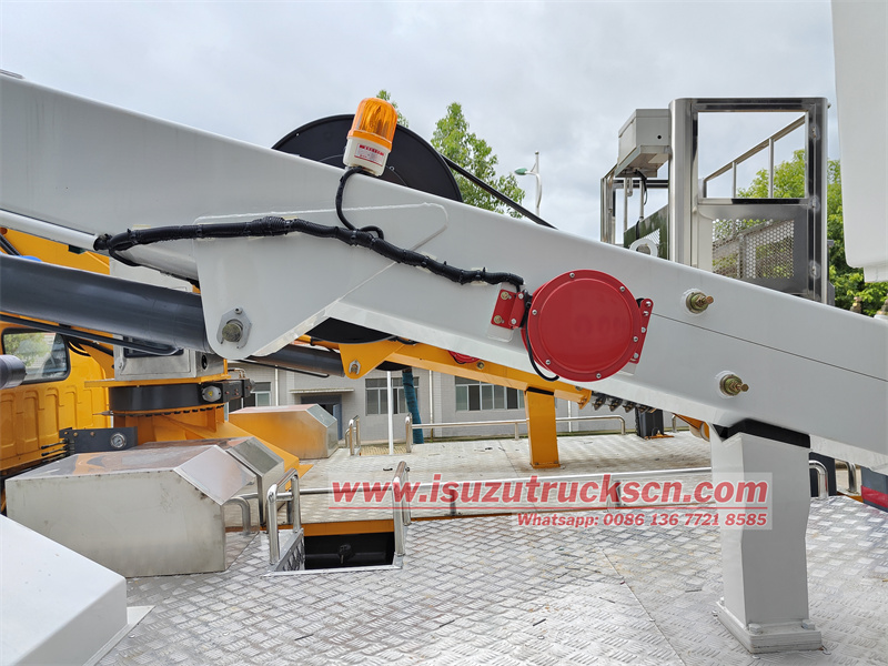 Isuzu 15 meter aerial work platform truck