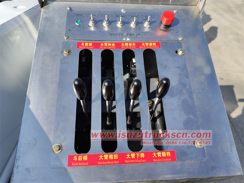 Isuzu 100P telescopic bucket truck