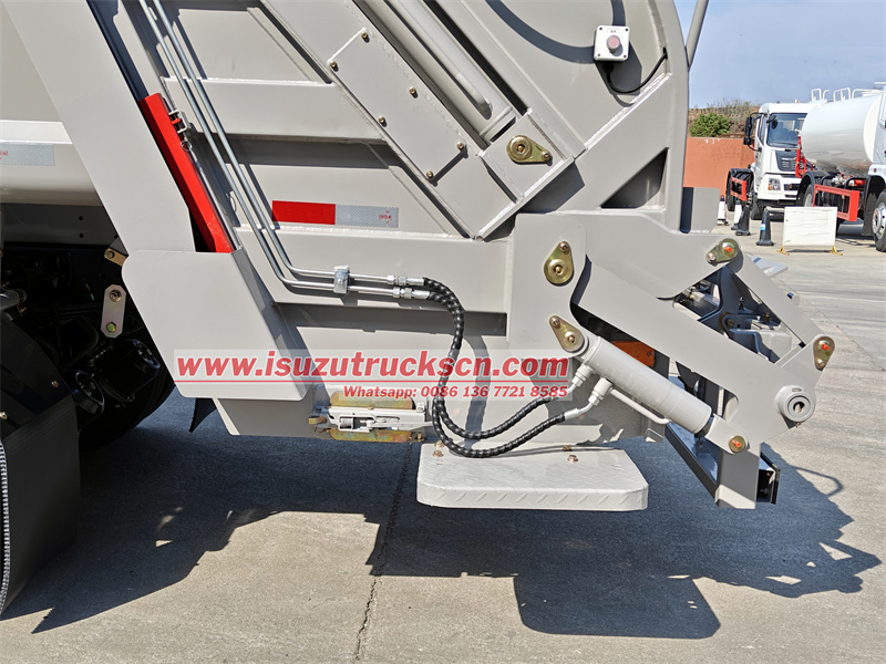 ISUZU NPR garbage compactor truck
