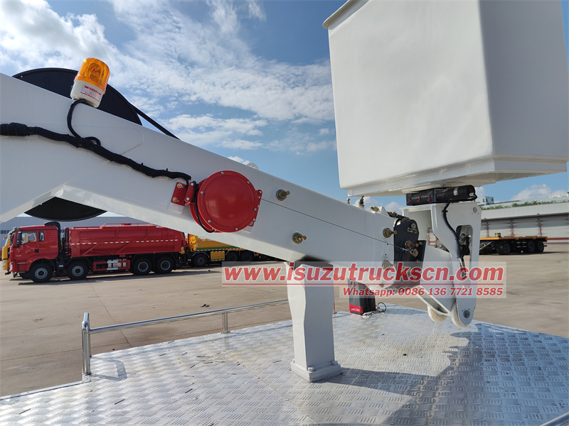 Isuzu ELF 20M telescoping aerial platform