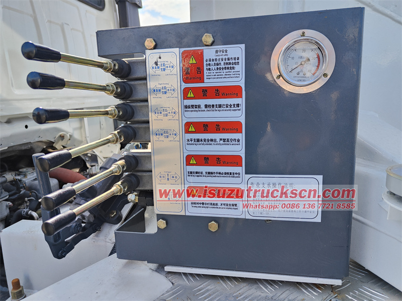 Isuzu 20m truck mounted bucket lift