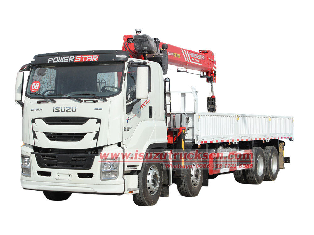 Isuzu GIGA telescopic crane truck