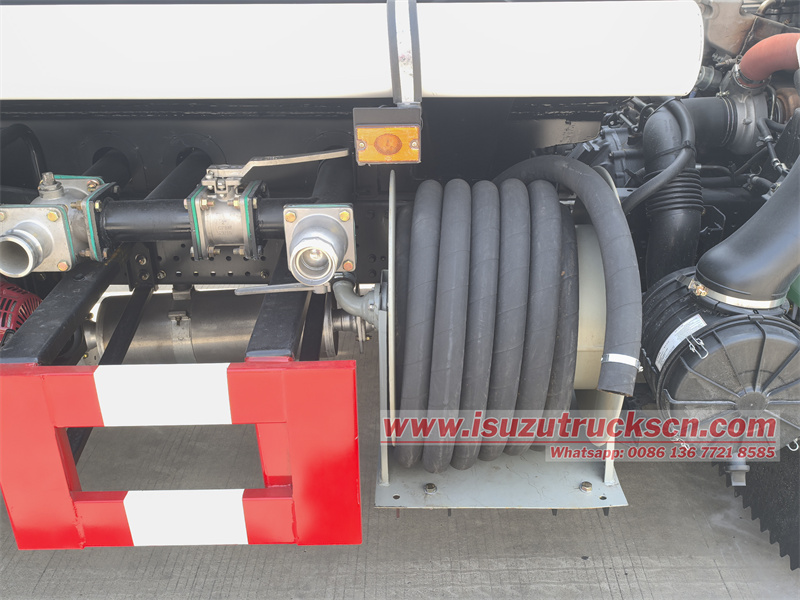 Isuzu 6cbm water tanker spraying truck