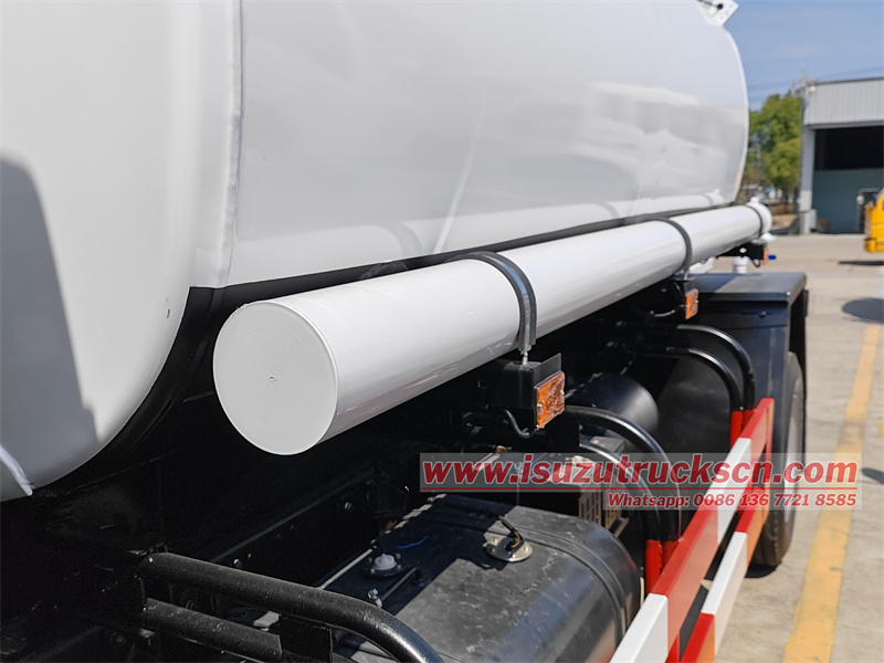 Isuzu 6cbm water tanker spraying truck