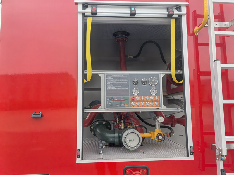 ISUZU FTR foam tender fire truck