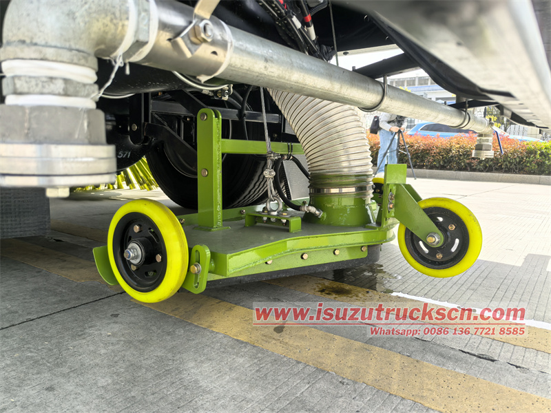 2025 year Isuzu municipal street sweeper truck
