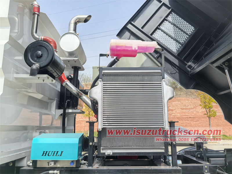 2025 year Isuzu municipal street sweeper truck