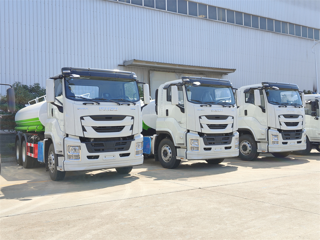 Factory sale ISUZU GIGA water sprinkler tanker truck