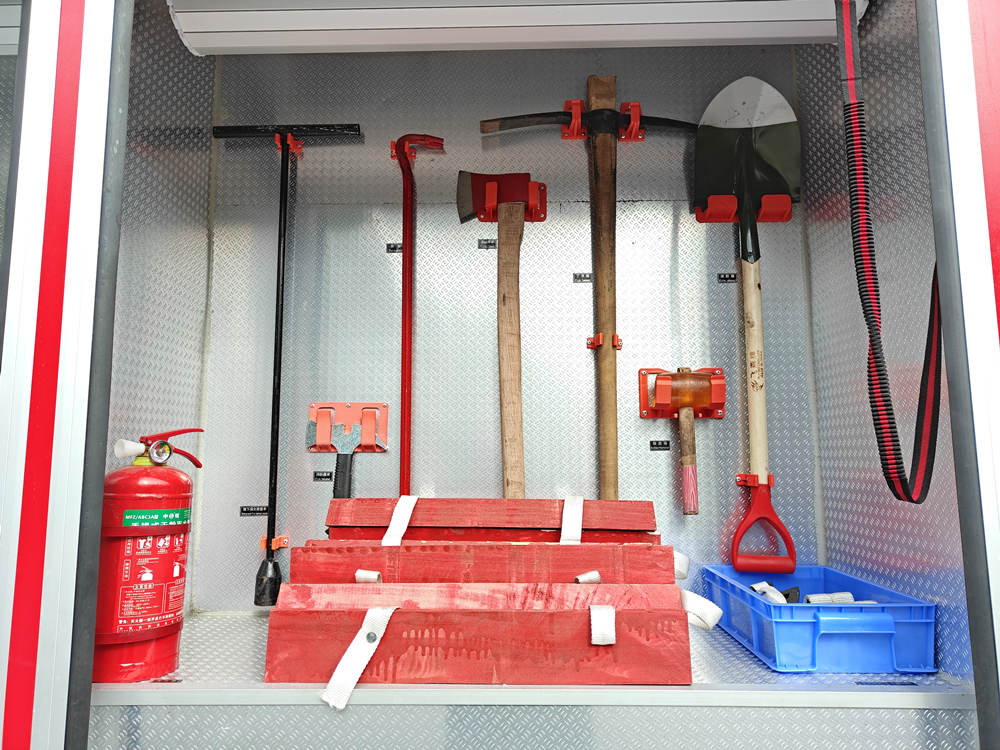 Isuzu foam fire truck