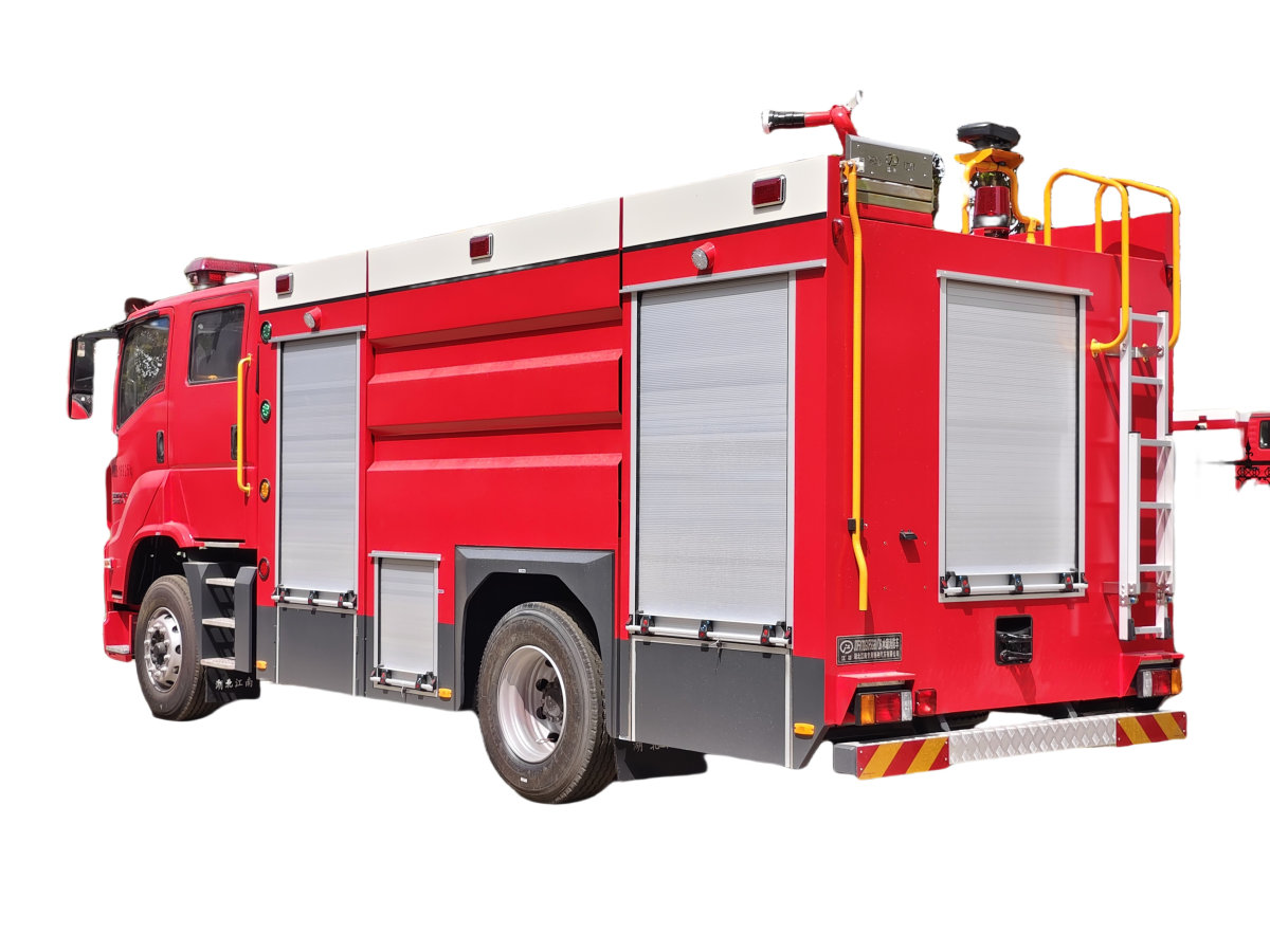 GIGA 6,000L fire tender truck Isuzu