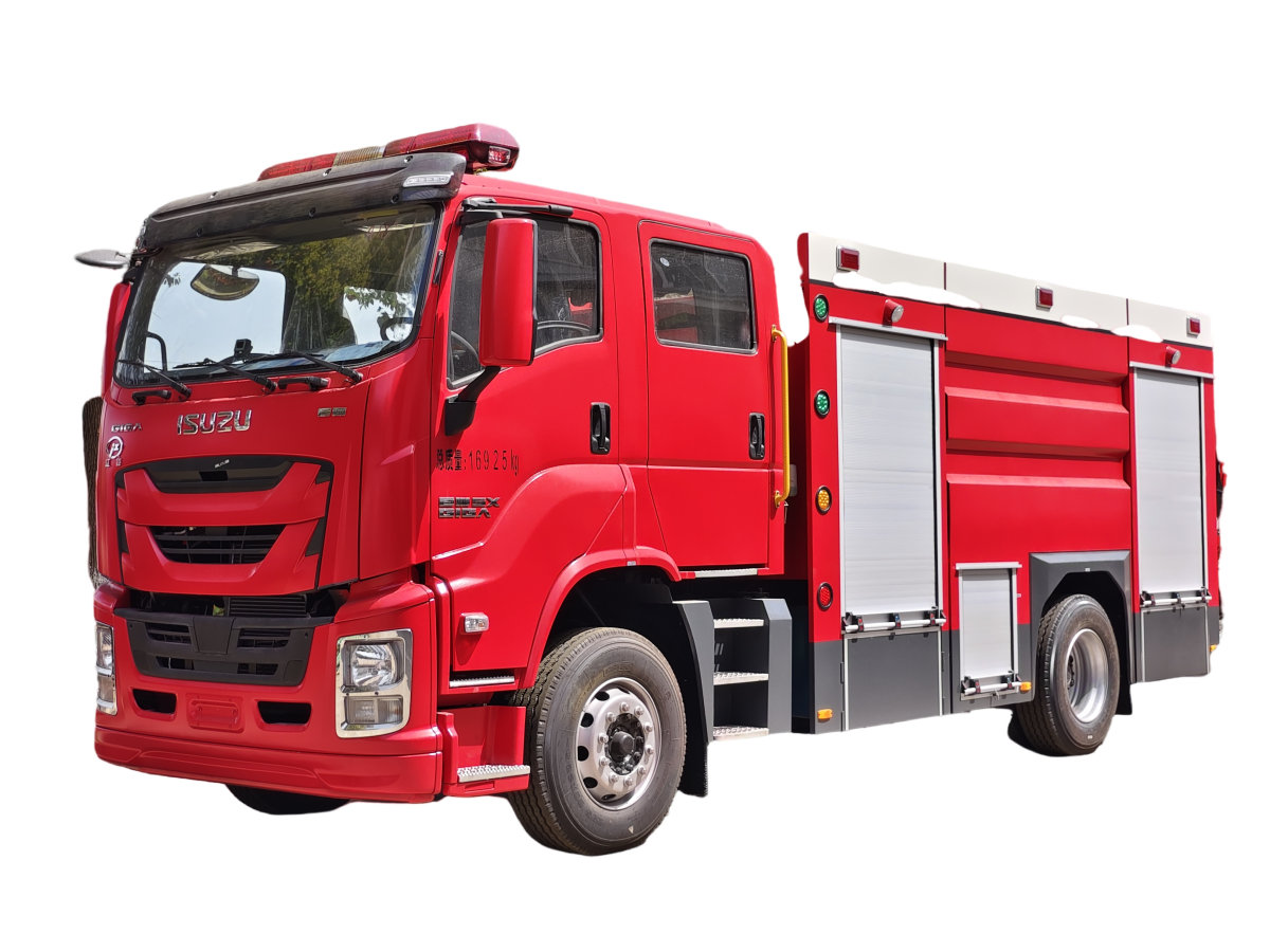 GIGA 6,000L fire tender truck Isuzu