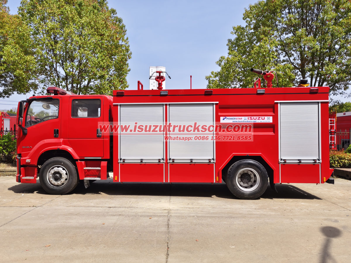 2025 New Isuzu giga Water Foam Dry Powder Fire Truck dry powder test