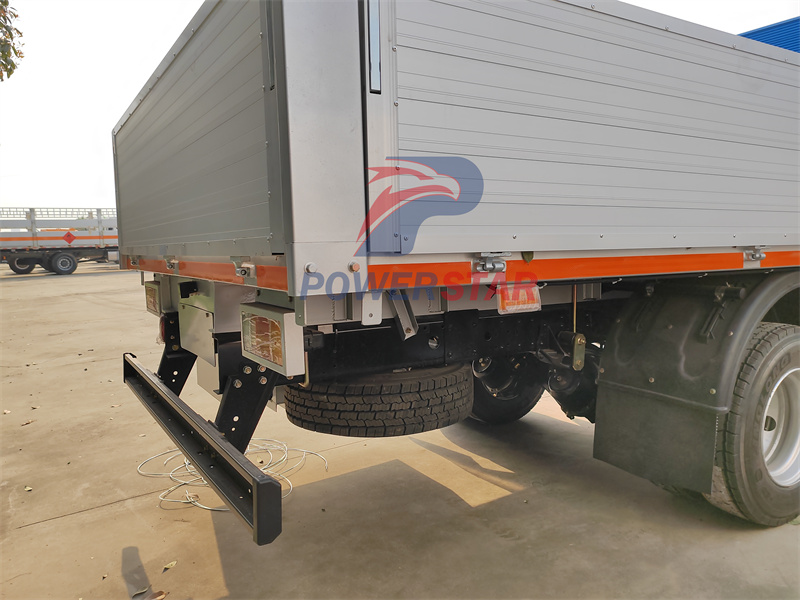 Isuzu NPR 700P cargo truck 