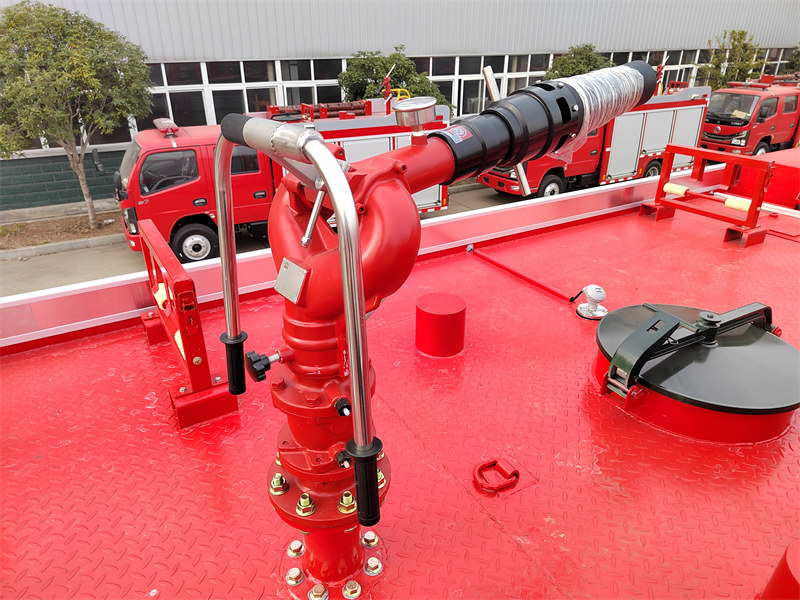 ISUZU meduim firefighting vehicle