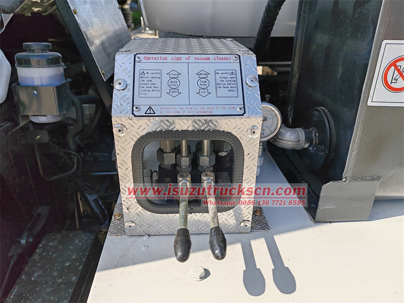 Isuzu 4cbm sewer jetting and vacuum truck