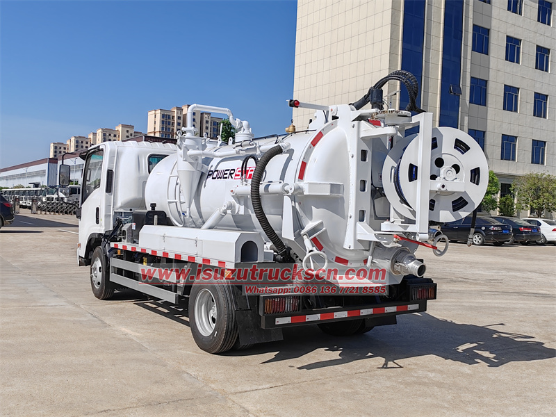 Isuzu KV100 combination sewer jetting truck