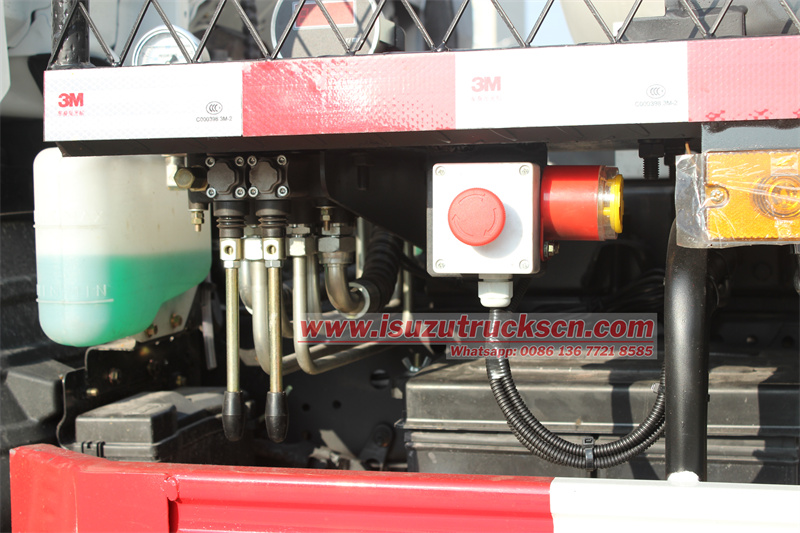 Isuzu 100P vacuum pumper truck