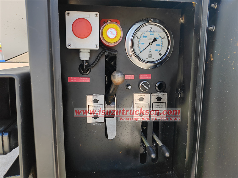 Isuzu 4cbm sewer jetting and vacuum truck