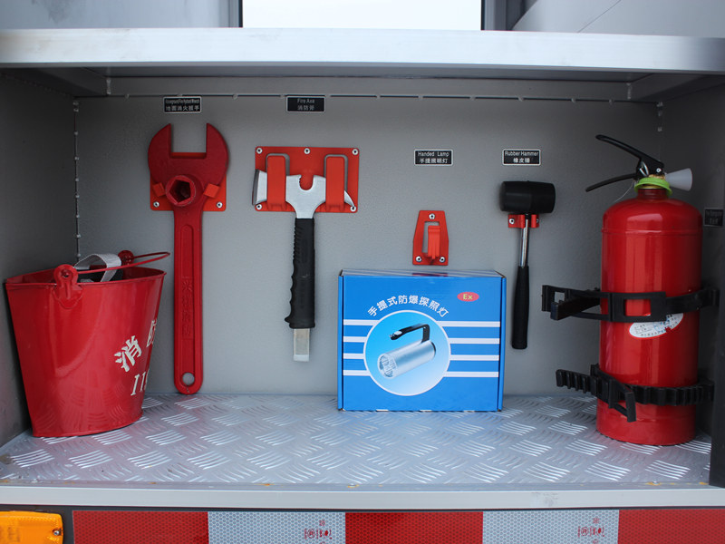 ISUZU NKR pumper fire truck