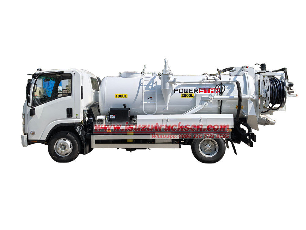 Isuzu sewage cleaning truck