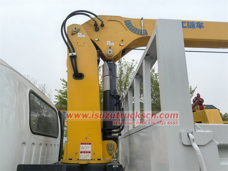 ISUZU NKR boom crane truck for sale