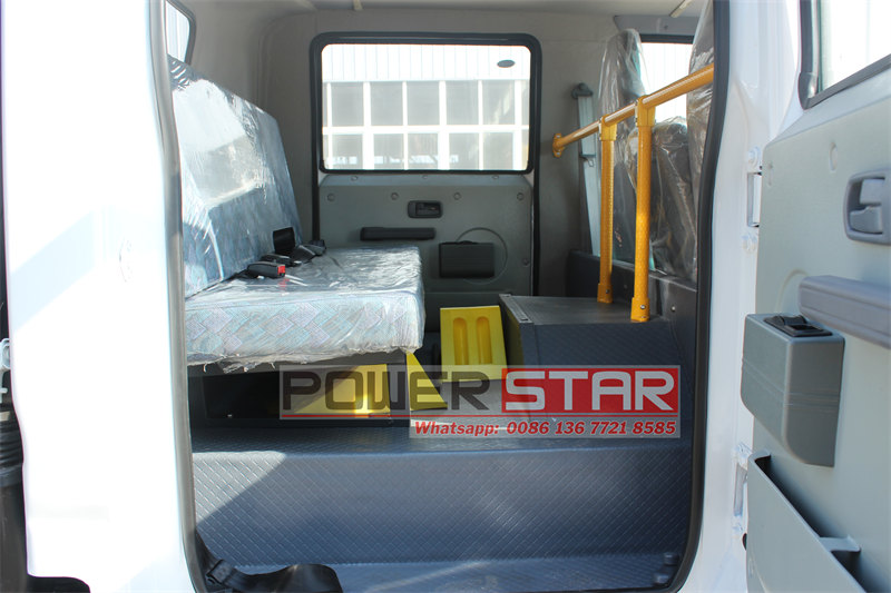 ISUZU 700P tipper truck with crane