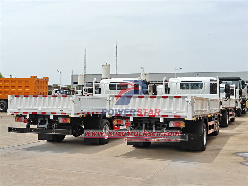 Isuzu 6 wheeler flatbed dropside cargo truck