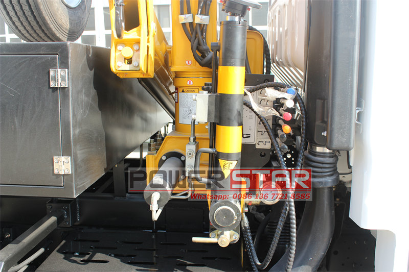 ISUZU NPR tipper lorry with crane