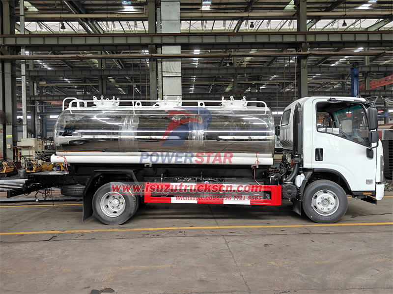 Isuzu potable water tanker truck