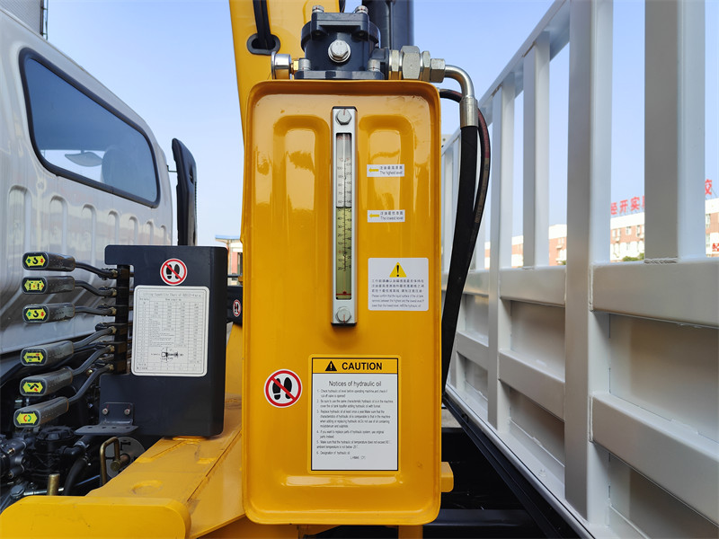 ISUZU NPR boom crane truck