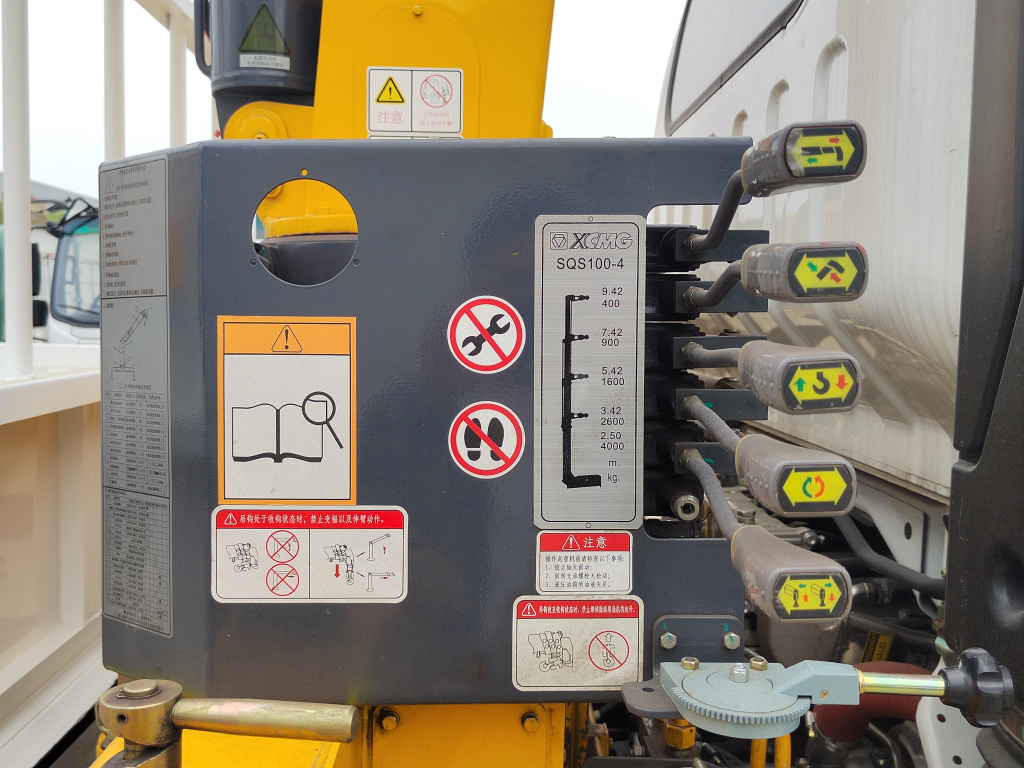 5Ton utility boom crane Truck Isuzu NPR