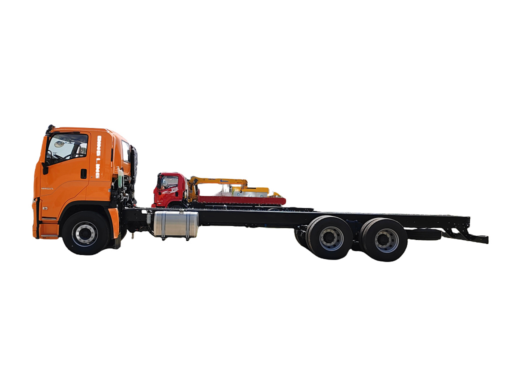 2026 Algeria Isuzu GIGA cab chassis truck pictures price specifications