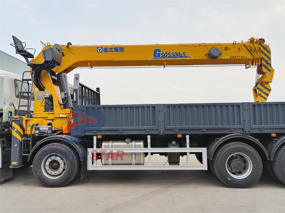 Isuzu GIGA 8X4 xcmg boom crane truck