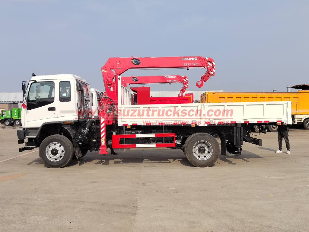 UN Yemen Isuzu off-road service truck with UNIC boom crane
