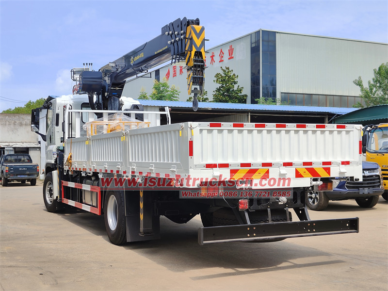 ISUZU service truck mounted crane