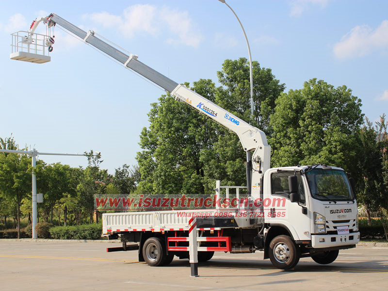 ISUZU truck mounted crane XCMG