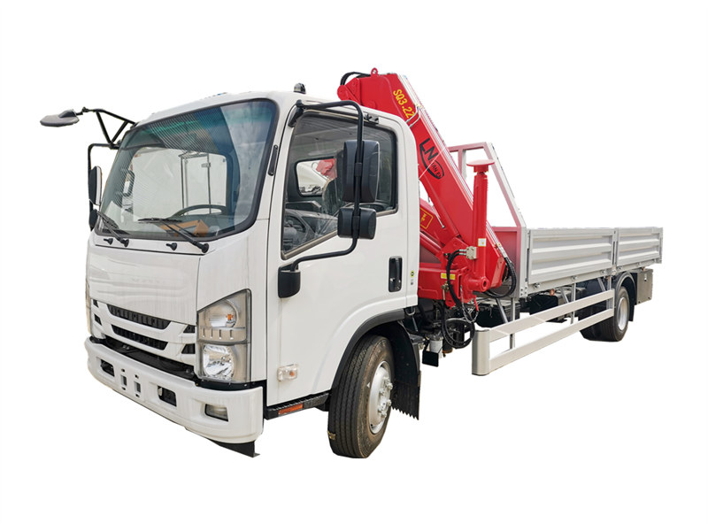 ISUZU light duty boom crane truck