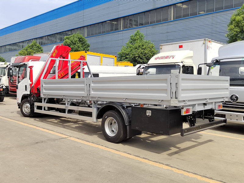 ISUZU knuckle boom truck