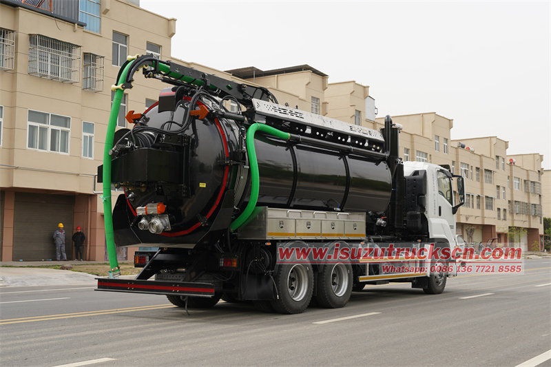 Isuzu GIGA 6X4 15CBM vacuum jetter truck
