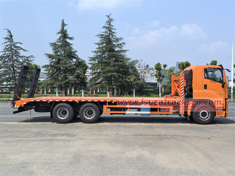 Isuzu GIGA 6X4 flatbed transporter