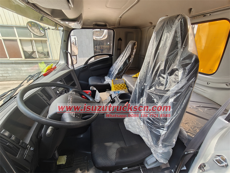 Dropside cargo truck crane with ISUZU cabin and sleeper