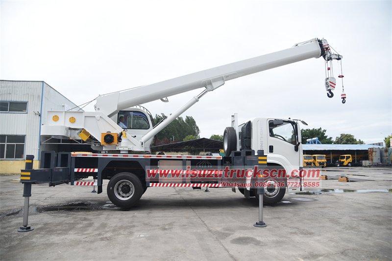 Isuzu FTR truck with crane lift
