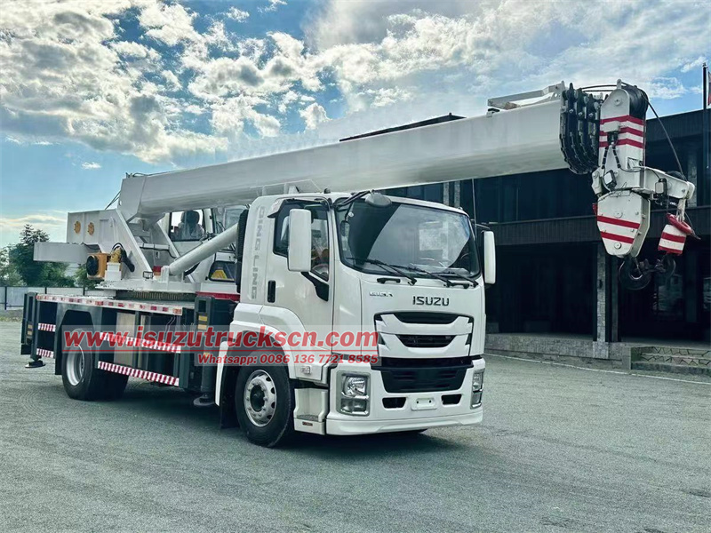 ISUZU FTR GIGA 16tons Crane Truck
