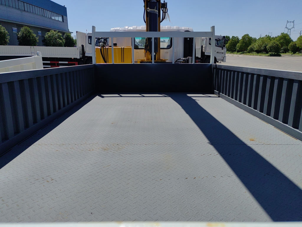 Palau 5tons Boom truck crane Isuzu