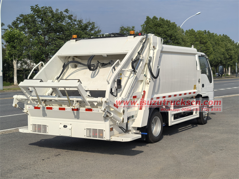 Isuzu ELF 6cbm garbage disposal truck