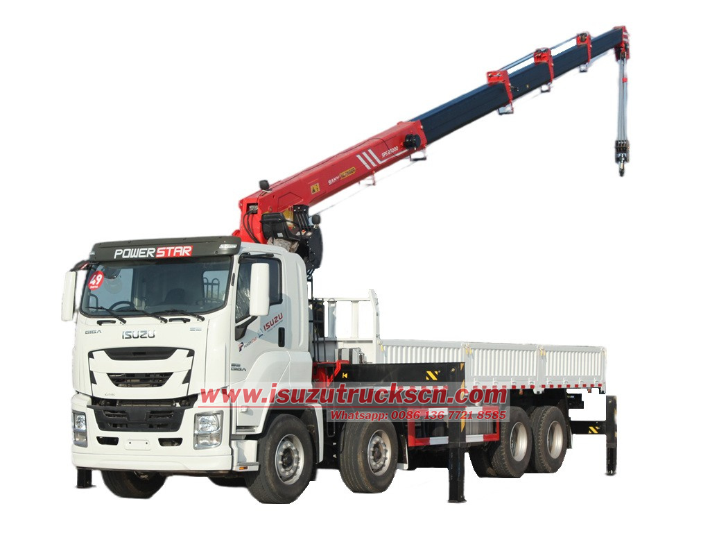 Isuzu heavy duty boom crane truck