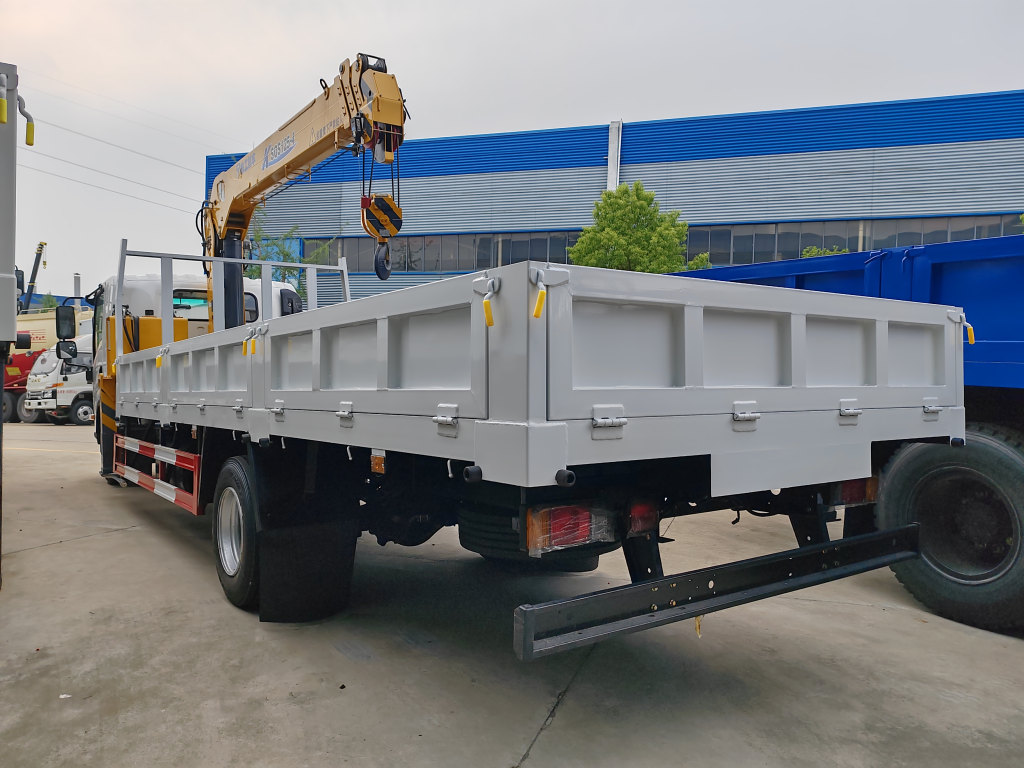 Chile Isuzu 5ton Stiff boom crane truck 