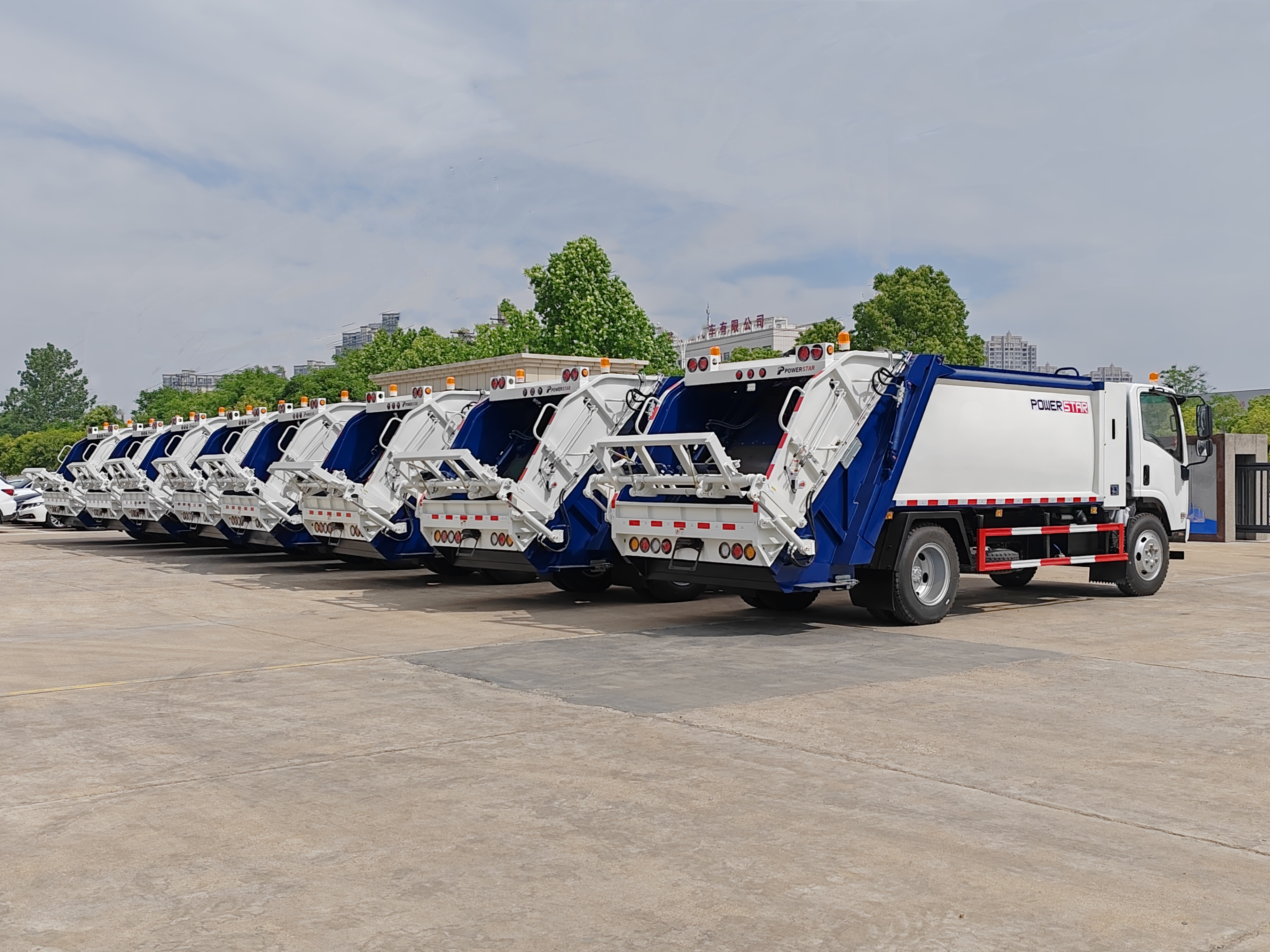 POWERSTAR Isuzu 6cbm rear loading compaction truck